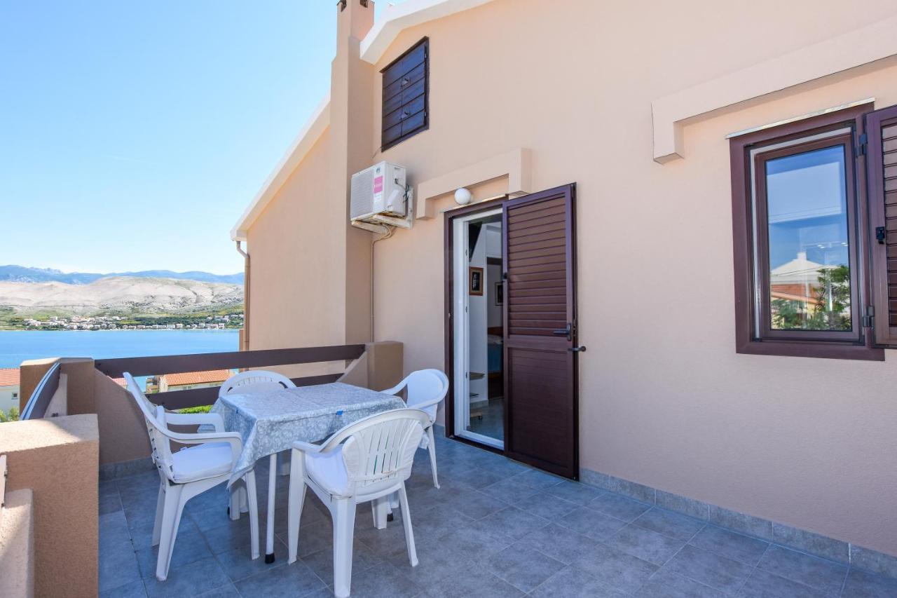 Apartmani Marija Ljubica Pag Town Exterior photo