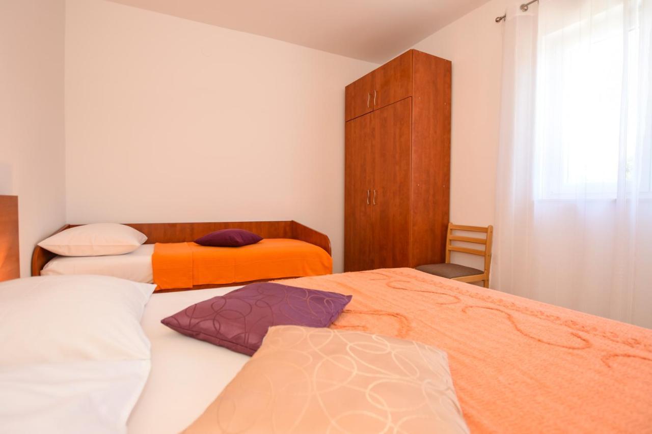 Apartmani Marija Ljubica Pag Town Exterior photo