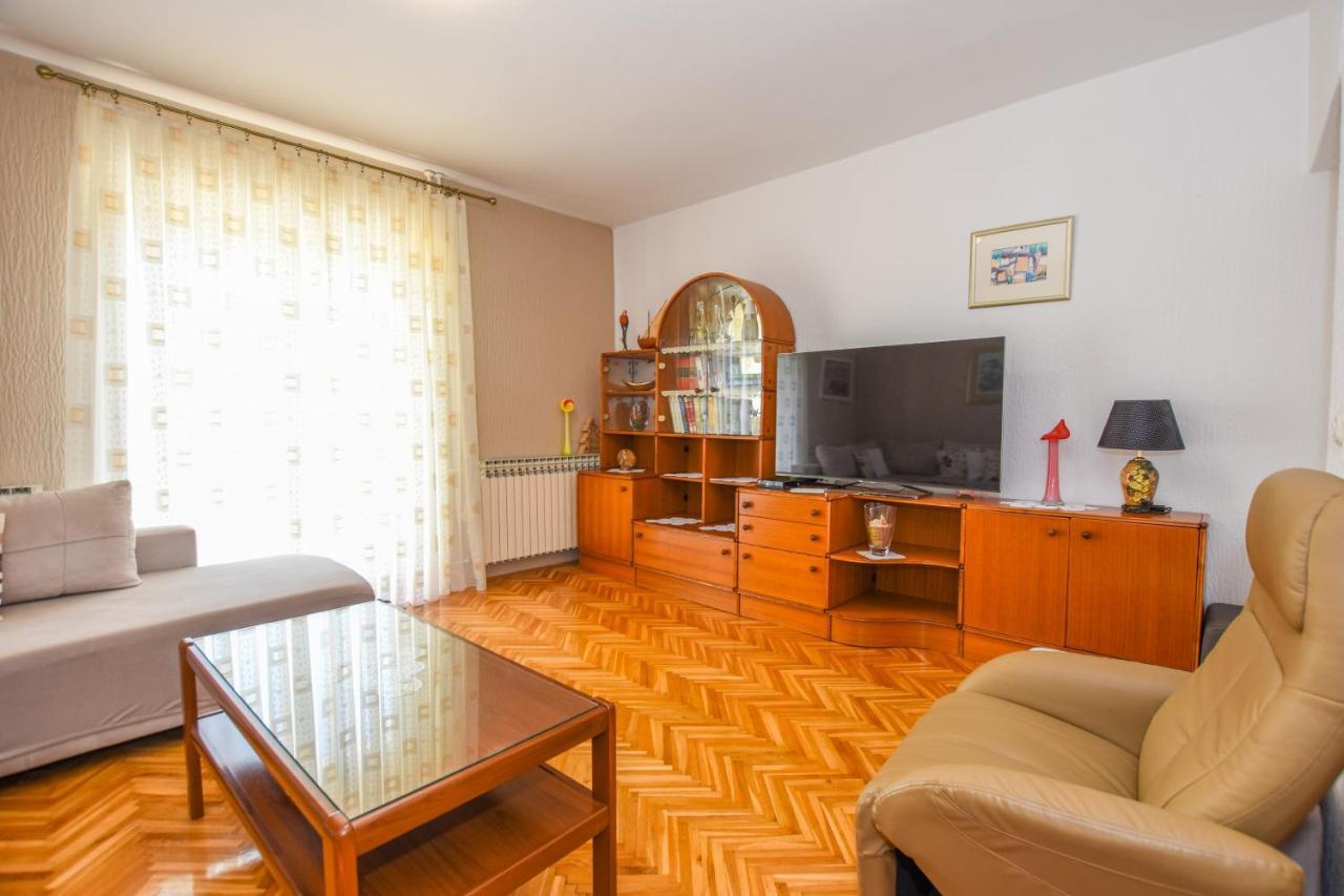 Apartmani Marija Ljubica Pag Town Exterior photo